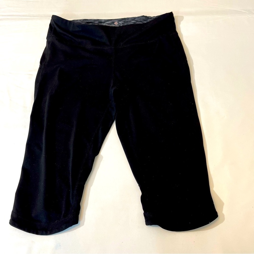 TANGERINE, YOGA CAPRIS, Women’s , Size M Black , Nice Condition , Preown…
